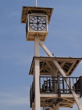 克孜勒蘇生產樓頂大型鐘,夜光塔鐘